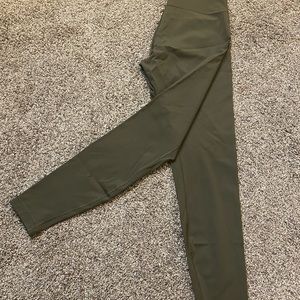 Lululemon Olive Wunder Under 7/8 leggings